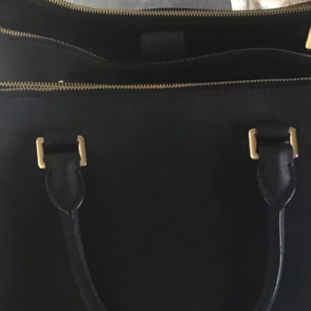 Michael Kors Sutton Handbag - Picture 2 of 3